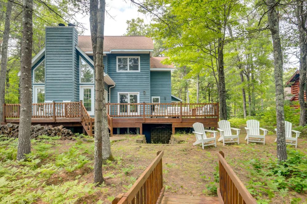 Lakefront Minocqua Getaway Dock, Game Room!